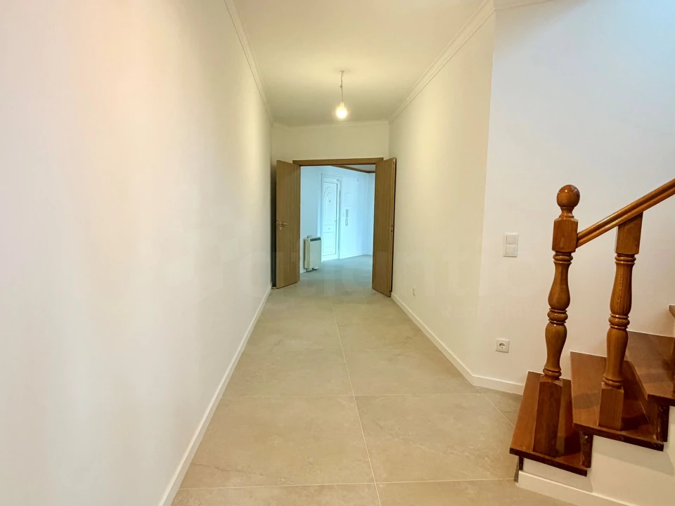 Apartamento T3 para Venda em Casal de Cambra Foto 28