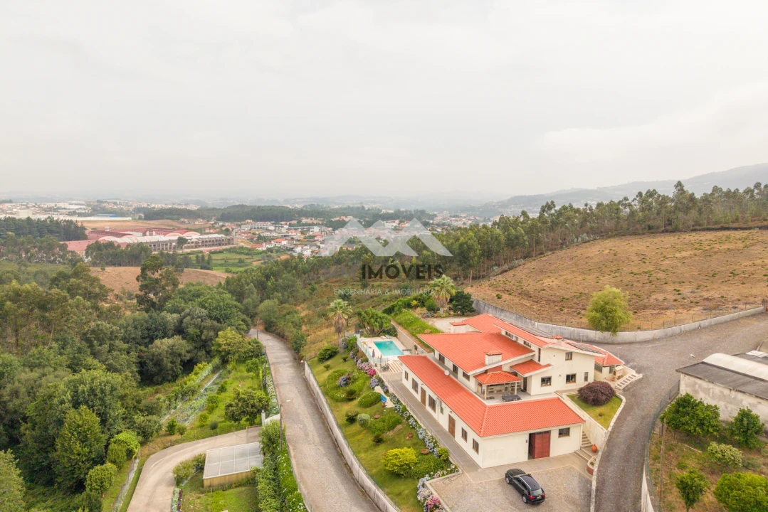 Moradia T4 para Venda em Lamelas e Guimarei Foto 10