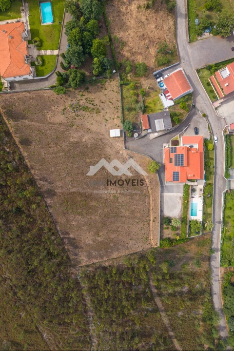 Moradia T4 para Venda em Lamelas e Guimarei