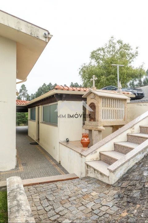 Moradia T4 para Venda em Lamelas e Guimarei