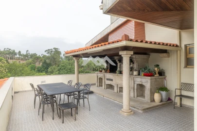 Moradia T4 para Venda em Lamelas e Guimarei