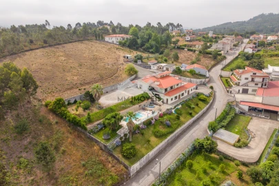 Moradia T4 para Venda em Lamelas e Guimarei