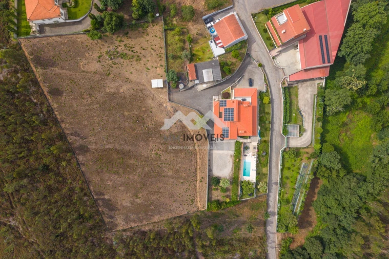 Moradia T4 para Venda em Lamelas e Guimarei Foto 5