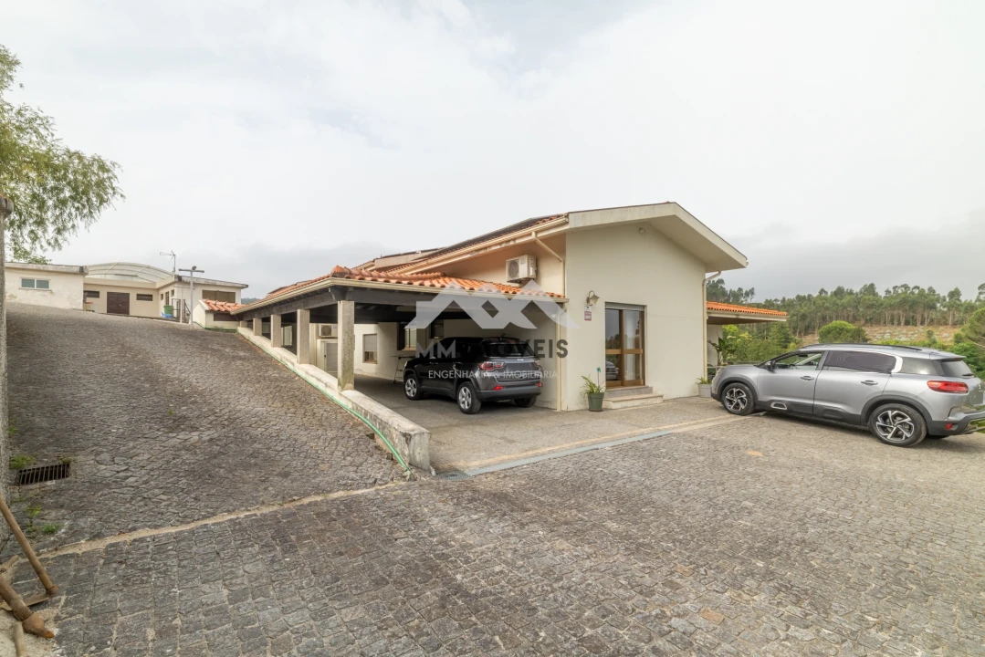 Moradia T4 para Venda em Lamelas e Guimarei Foto 60