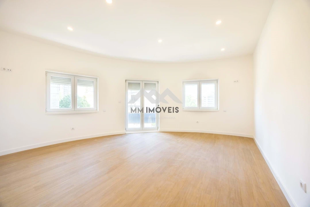 Apartamento T3 para Arrendamento em Santa Marinha e São Pedro da Afurada Foto 4