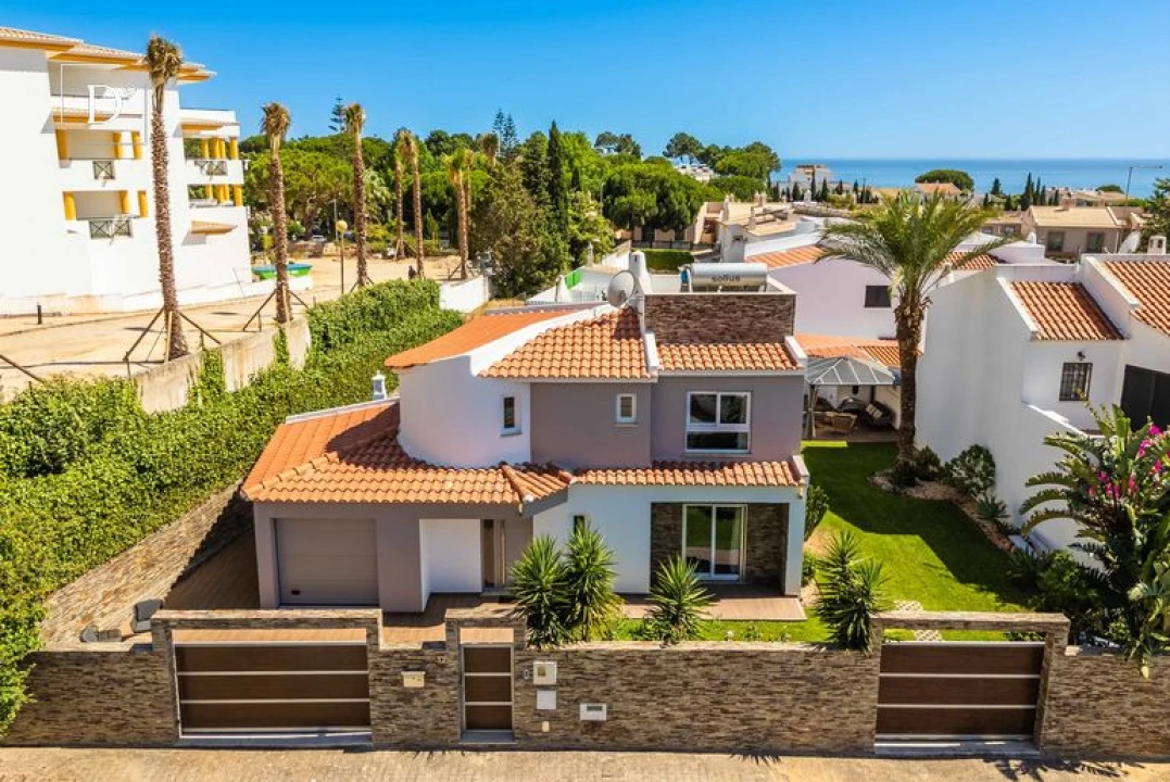 Moradia T3 para Venda em Albufeira e Olhos de Água Foto 4
