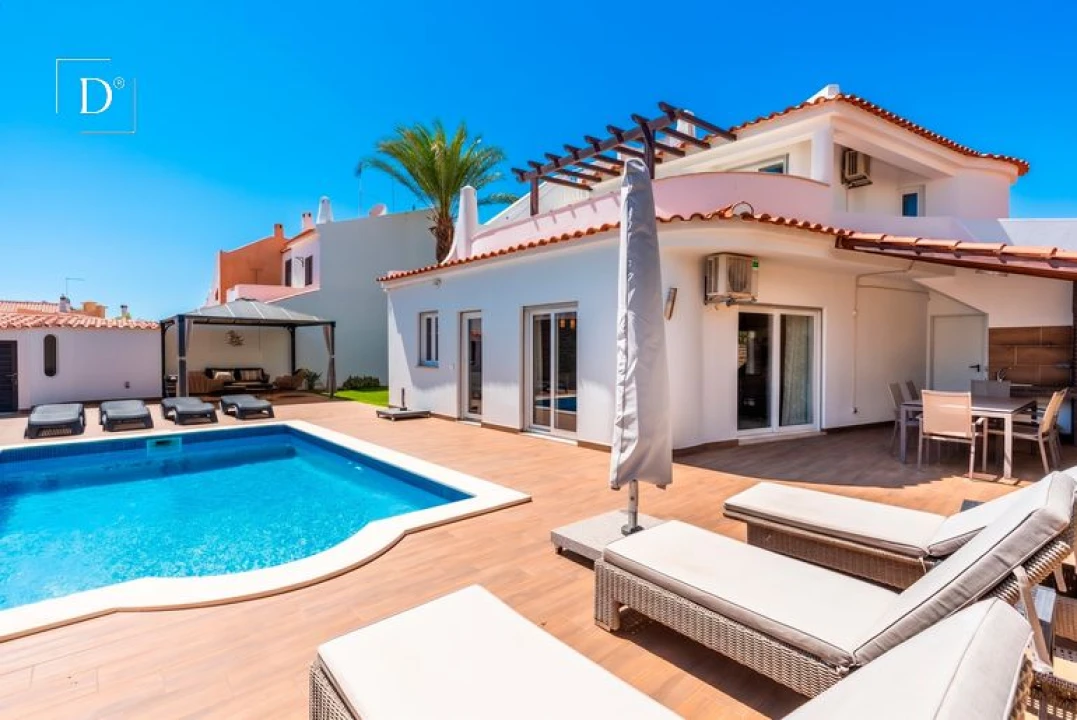 Moradia T3 para Venda em Albufeira e Olhos de Água Foto 1