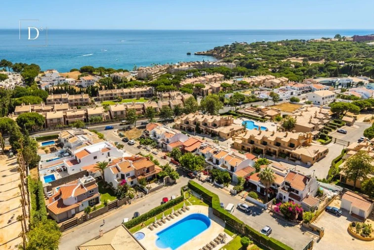 Moradia T3 para Venda em Albufeira e Olhos de Água Foto 14