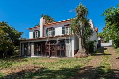 Moradia T4 para Venda em Santo Antonio