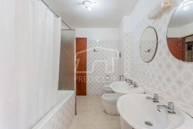 Moradia T4 para Venda em Funchal (São Pedro) Foto 24