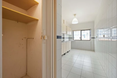 Apartamento T2 para Venda em Oeiras e São Julião da Barra, Paço de Arcos e Caxias