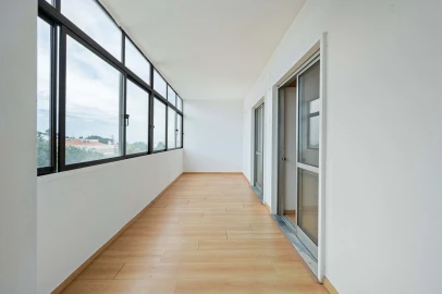 Apartamento T2 para Venda em Oeiras e São Julião da Barra, Paço de Arcos e Caxias