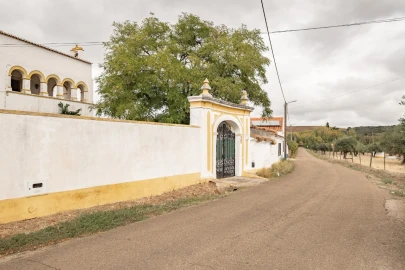 Moradia T5 para Venda em Caia, São Pedro e Alcáçova