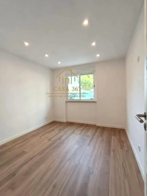 Apartamento T1 para Venda em Odivelas