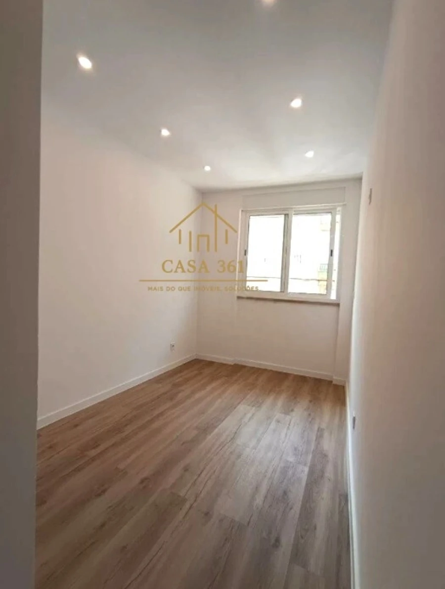 Apartamento T1 para Venda em Odivelas Foto 3
