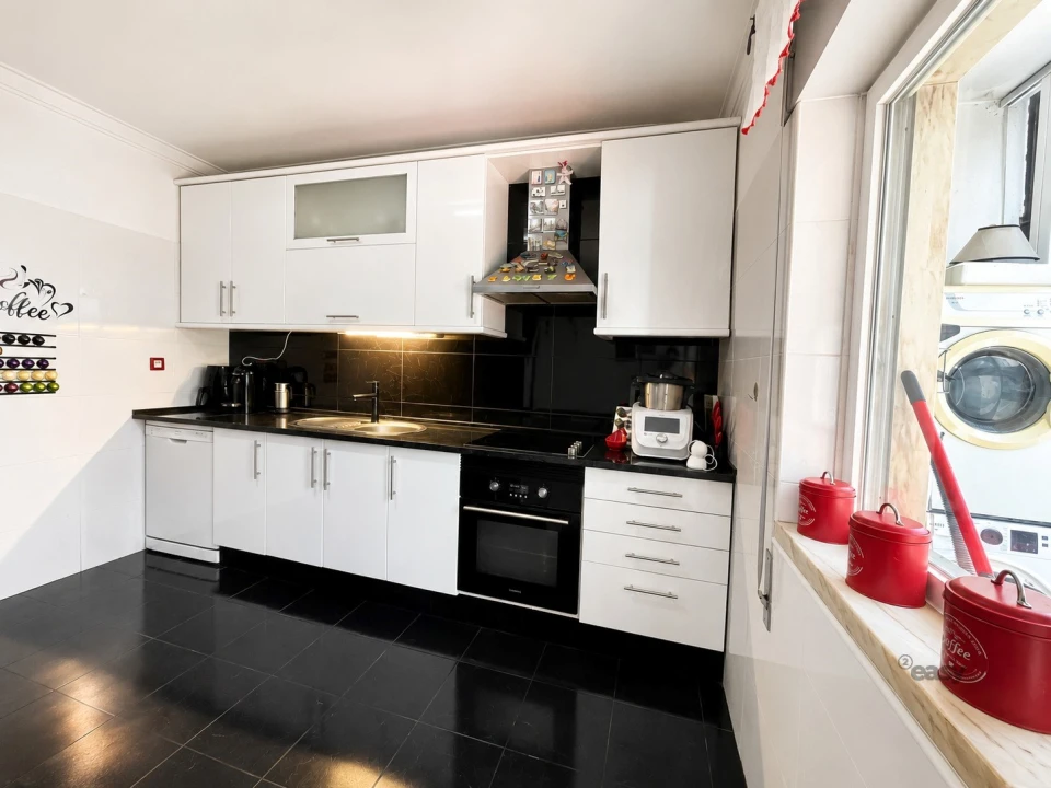 Apartamento T2 para Venda em Corroios Foto 18