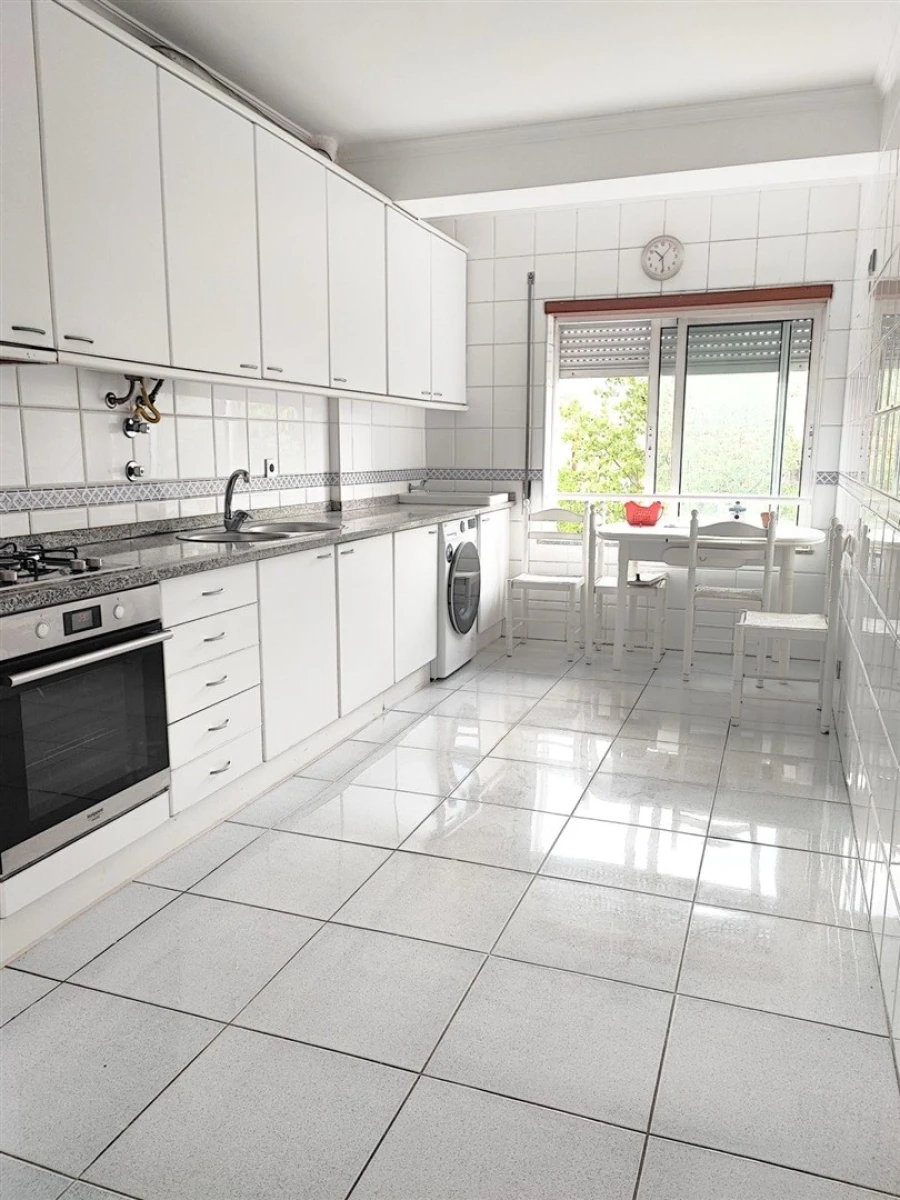 Apartamento T2 para Venda em Nogueiró e Tenões Foto 7