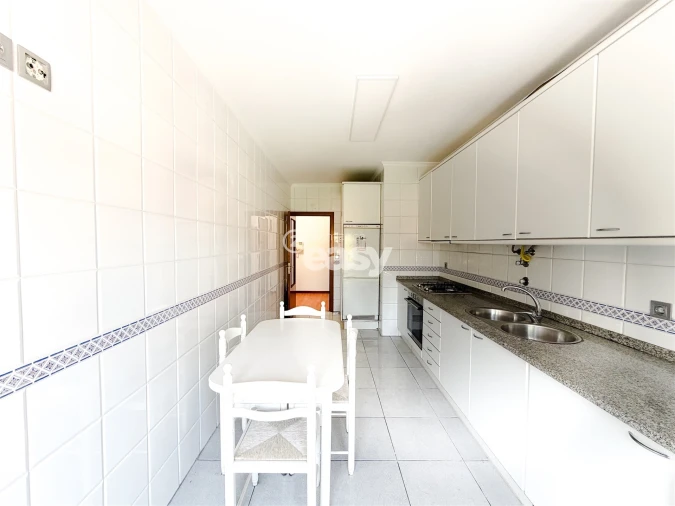 Apartamento T2 para Venda em Nogueiró e Tenões Foto 9