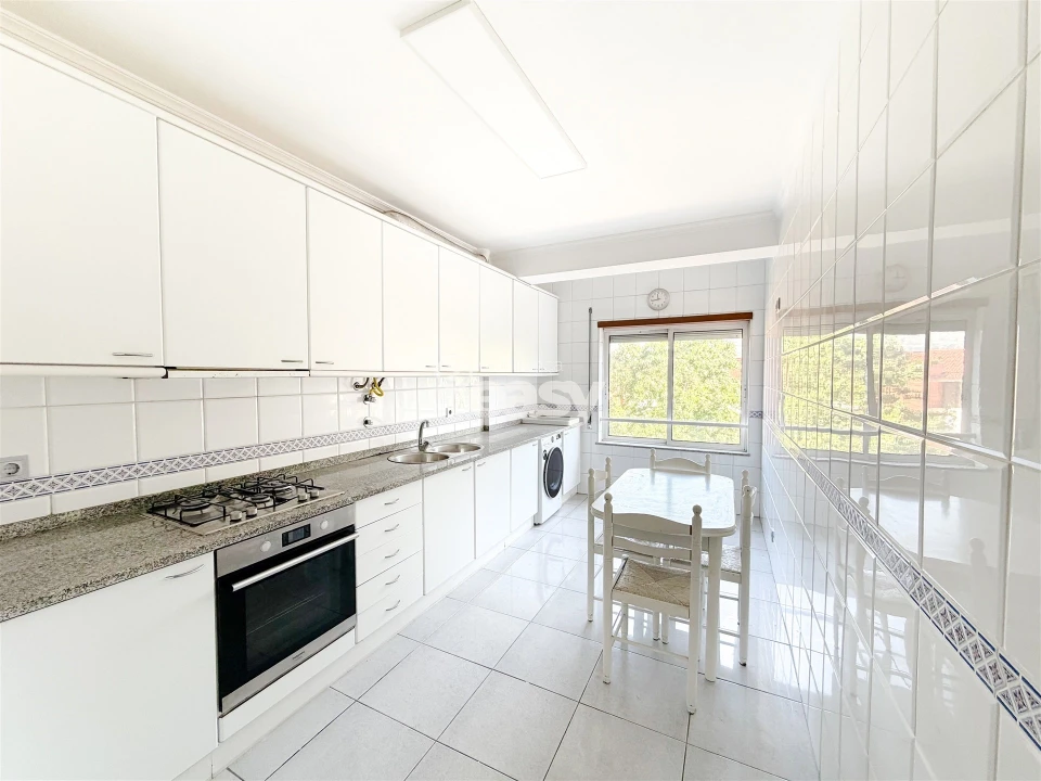 Apartamento T2 para Venda em Nogueiró e Tenões Foto 3
