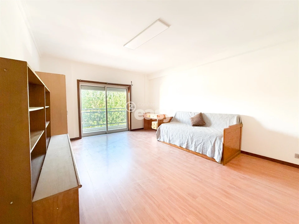 Apartamento T2 para Venda em Nogueiró e Tenões Foto 40