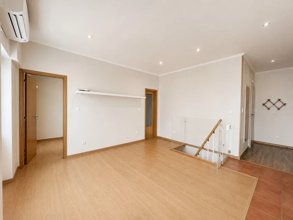 Apartamento T2 para Arrendamento em Campolide Foto 4