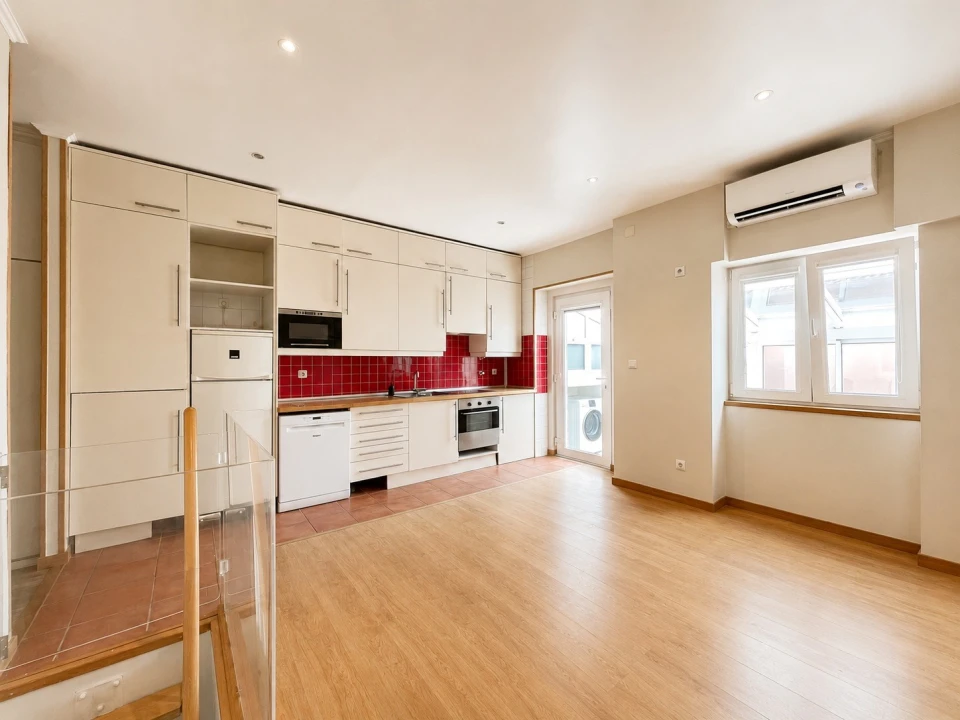 Apartamento T2 para Arrendamento em Campolide Foto 5