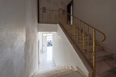 Prédio para Venda em Tapeus
