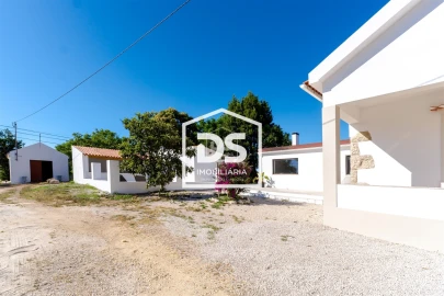 Moradia T5 para Venda em Juncal