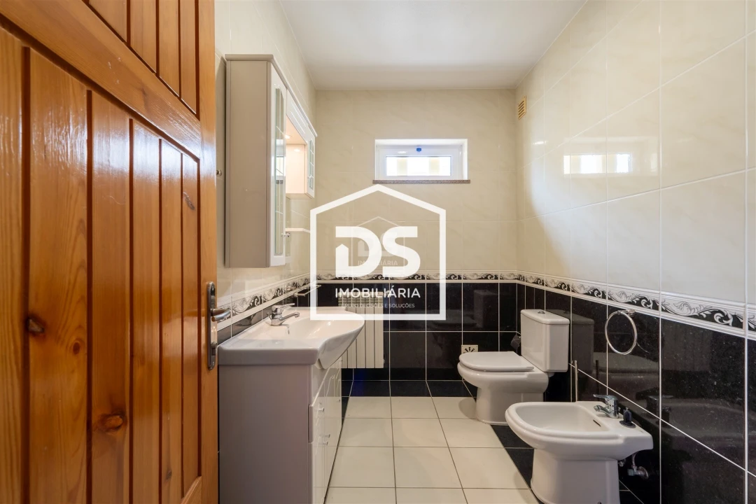 Prédio para Venda em Pataias e Martingança Foto 12