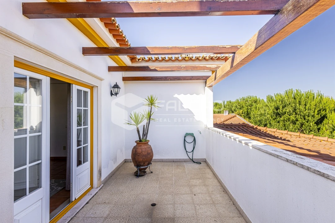 Moradia T4 para Venda em Almeirim Foto 40