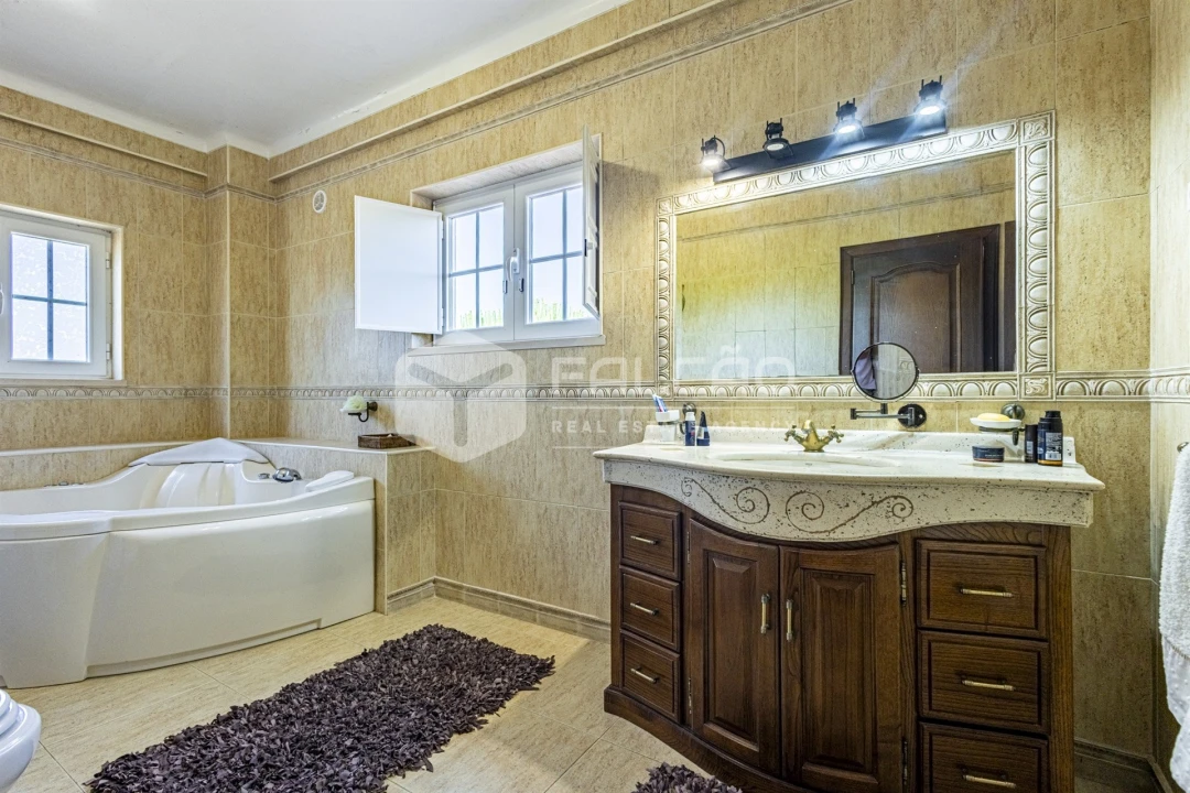 Moradia T4 para Venda em Almeirim Foto 35