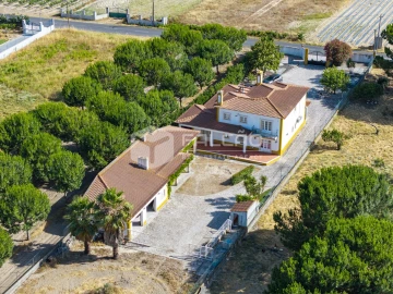 Moradia T4 para Venda em Almeirim