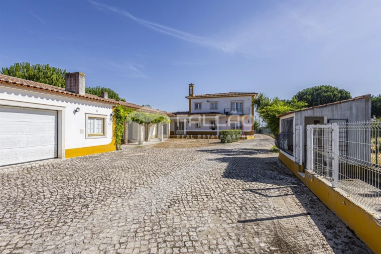 Moradia T4 para Venda em Almeirim Foto 45