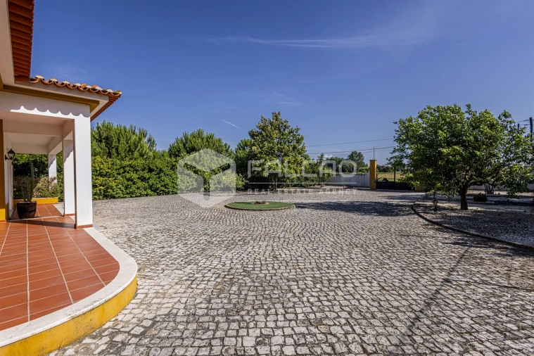 Moradia T4 para Venda em Almeirim Foto 59