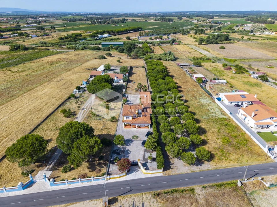 Moradia T4 para Venda em Almeirim Foto 64