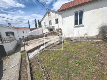 Moradia T3 para Venda em Poiares e Canelas