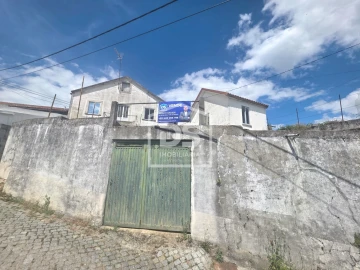 Moradia T3 para Venda em Poiares e Canelas