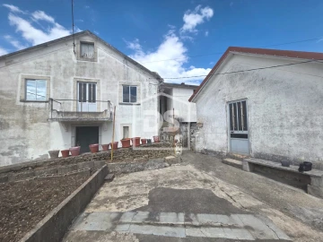 Moradia T3 para Venda em Poiares e Canelas