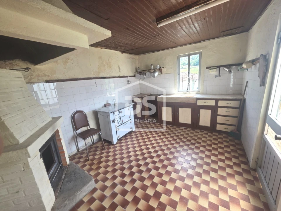 Moradia T3 para Venda em Poiares e Canelas Foto 1