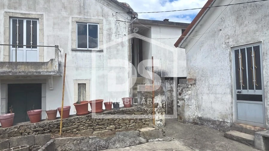 Moradia T3 para Venda em Poiares e Canelas