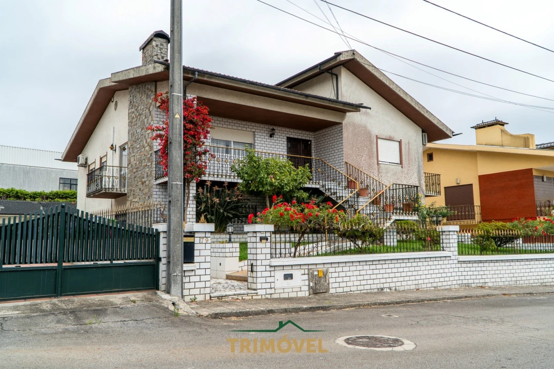 Moradia T3 para Venda em São Roque Foto 1