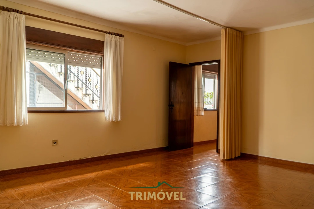 Moradia T3 para Venda em São Roque Foto 30