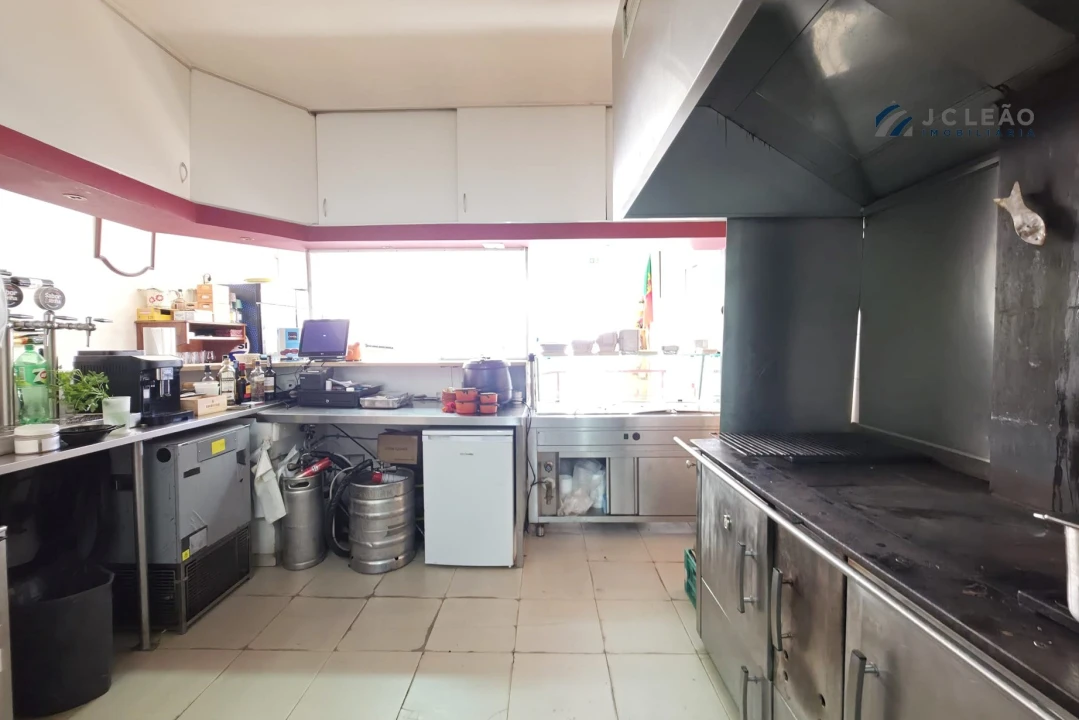 Loja para Trespasse em Mindelo Foto 16