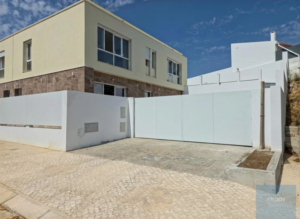 Moradia T4 para Venda em São Domingos de Rana Foto 1