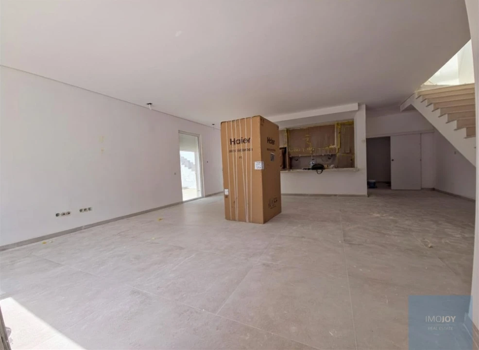 Moradia T4 para Venda em São Domingos de Rana Foto 4