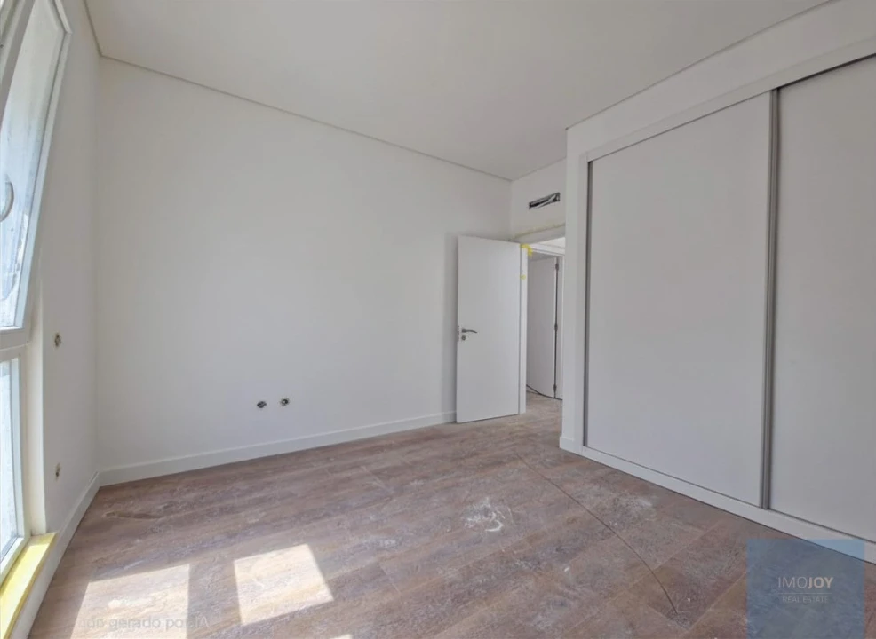 Moradia T4 para Venda em São Domingos de Rana Foto 17