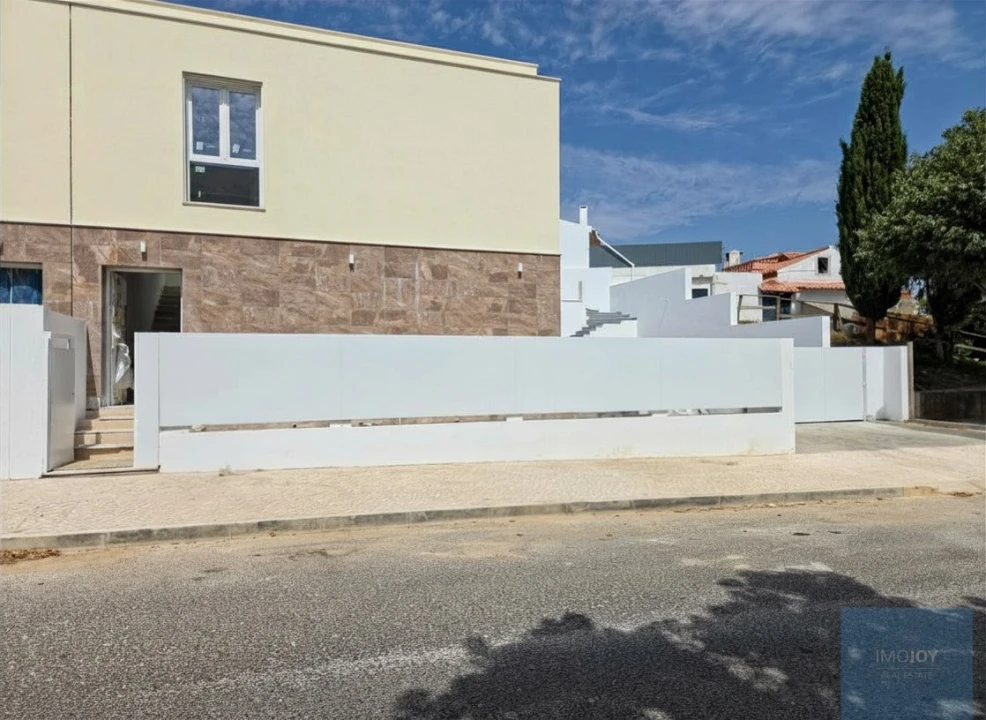 Moradia T4 para Venda em São Domingos de Rana Foto 28