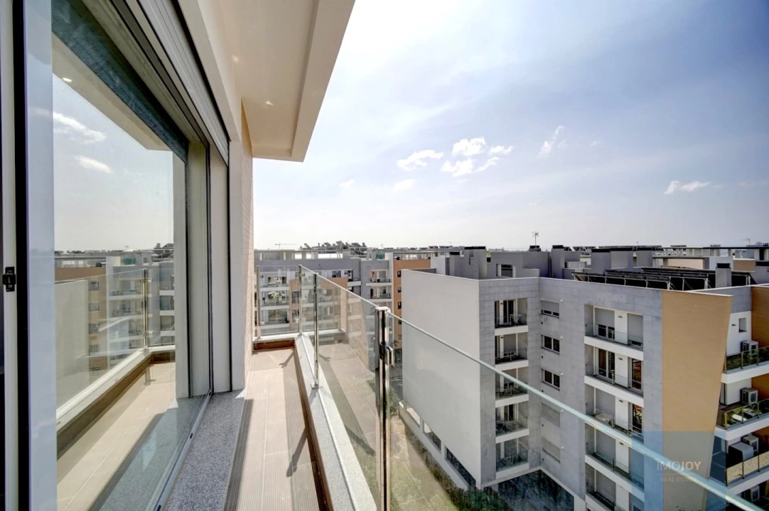 Apartamento T3 para Venda em Carcavelos e Parede Foto 8