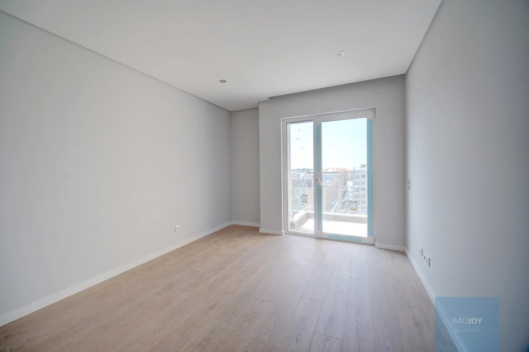 Apartamento T3 para Venda em Carcavelos e Parede Foto 19