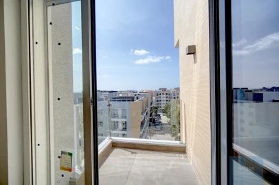 Apartamento T3 para Venda em Carcavelos e Parede
